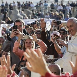Papa questiona católicos que vivem «ideologia seletiva» e «intransigente»