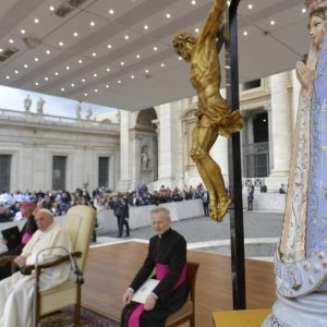 Papa destaca papel de «acolhimento e serviço» das mulheres
